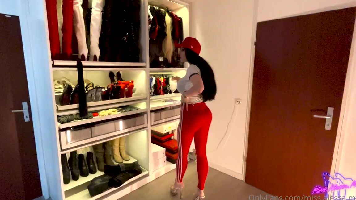 Missalessamilano Onlyfans Well You Ill Show You My Hot Ass Today Wanna Fuck Me Behind Tell Me