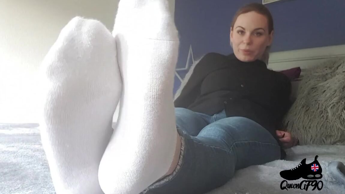 The Foot Queen Of England Aka Queengf90Premium Onlyfans A Joi For My Sock Sniffers