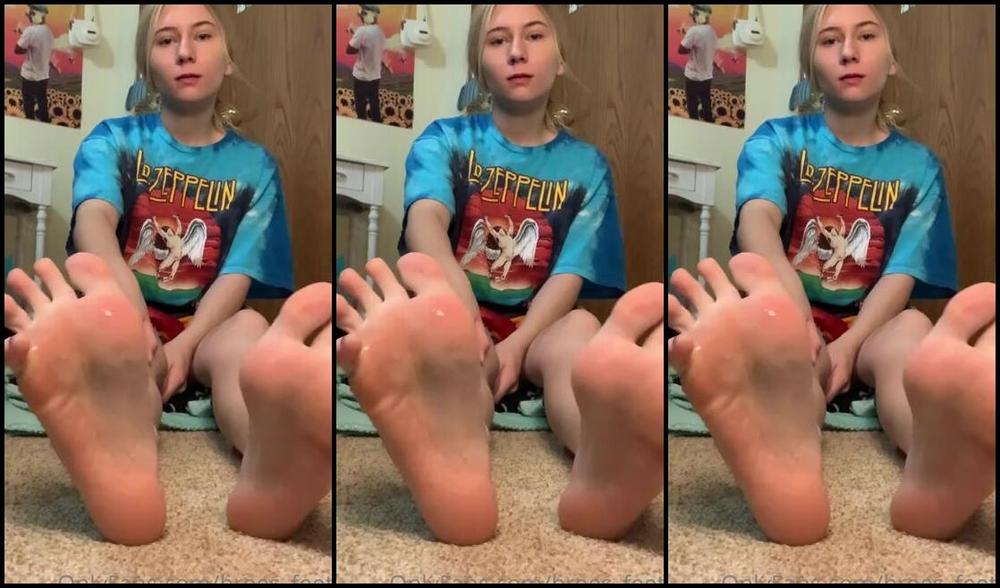 Blondies Toes Onlyfans Spitting On Soles As Requested Requested Videos Are Only 7 Vs A Custom For 10Min 1
