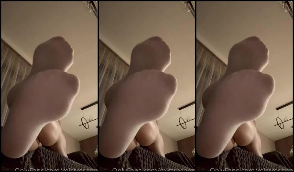 Mistresanna Onlyfans The View Under My Couch And Feet Smelly Sock Sweaty Feet Lick My Soles 1Tp