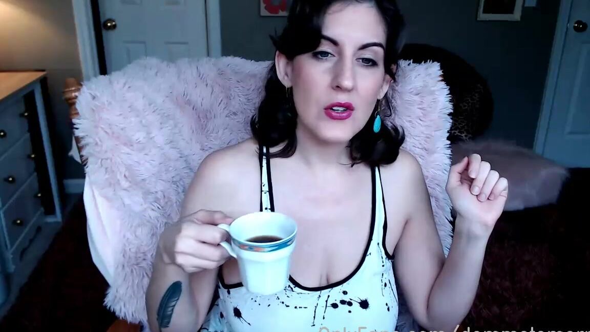 Ms Tomorrow Nicknamed Dommetomorrow Onlyfans Stream Started At 01162021 0603 Pm Opening A Gift From Michelle The Sissy