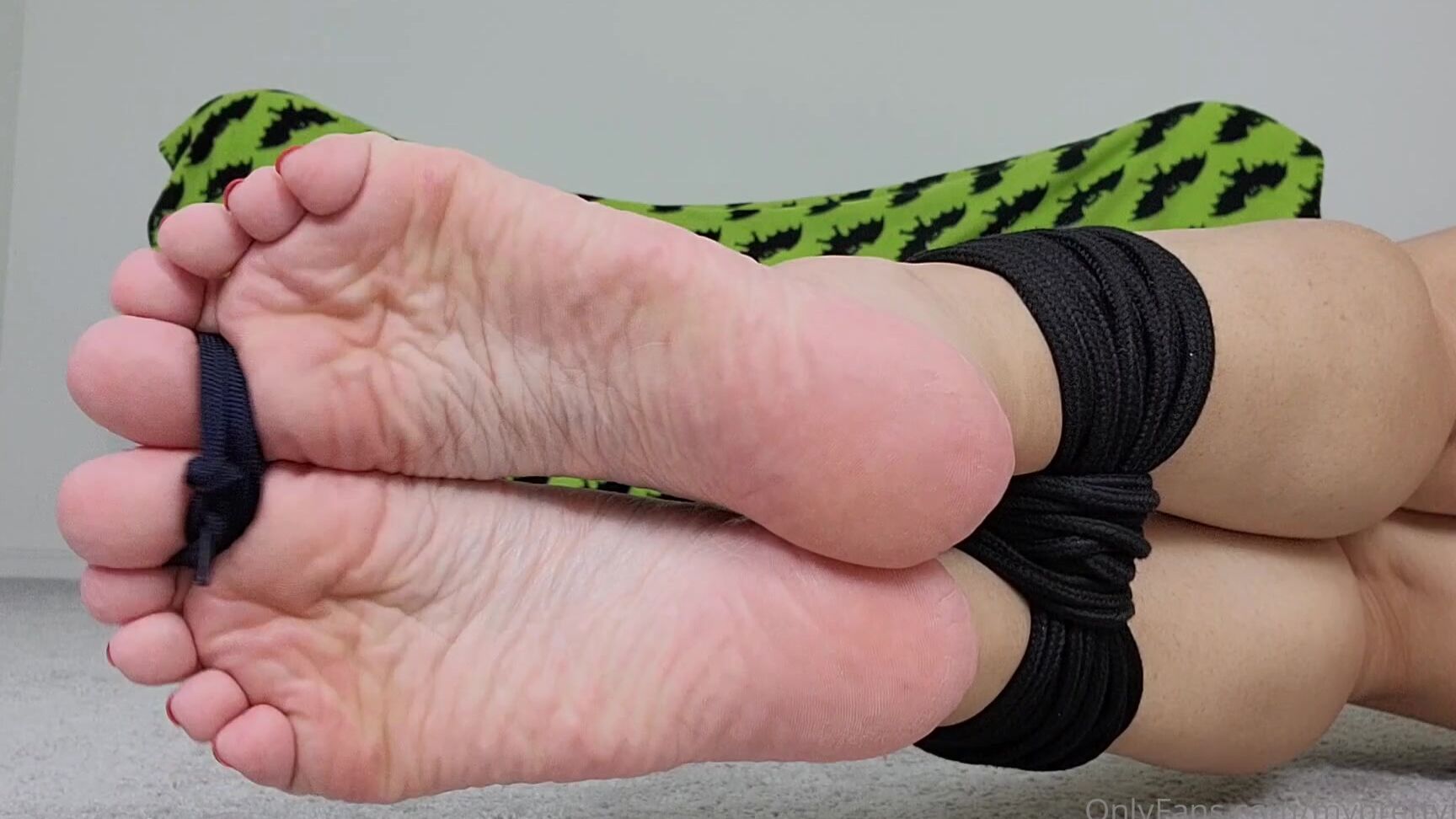 Myprettyfeet Day Of The Days Of Clip O Ween Self Bondage Foot Tease My Ankles And Big Toes Are T