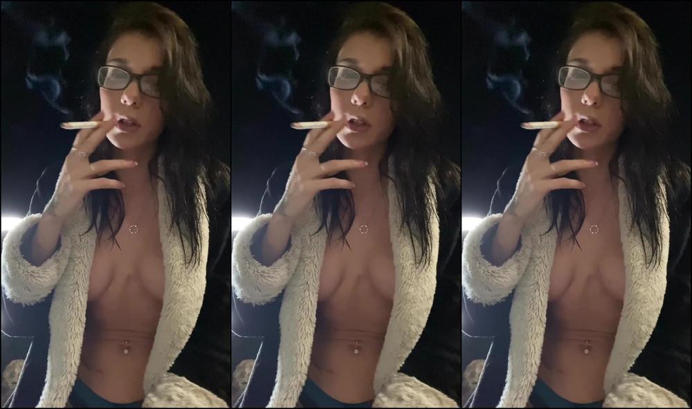 Justnitnee A Little About My Smoking How S My Lighting Lol