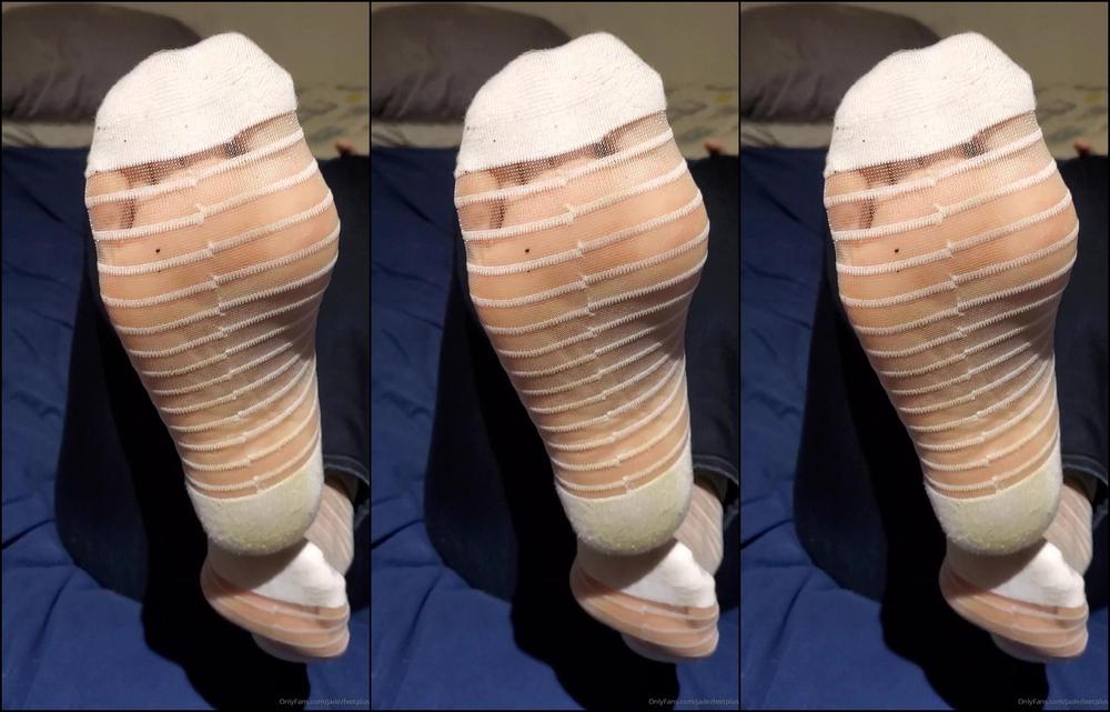 Jadezfeetplus 2273344541 11 13 2021 It S Friday Night And I Want To Get Laid I Made Stinky Socks To Stuff In