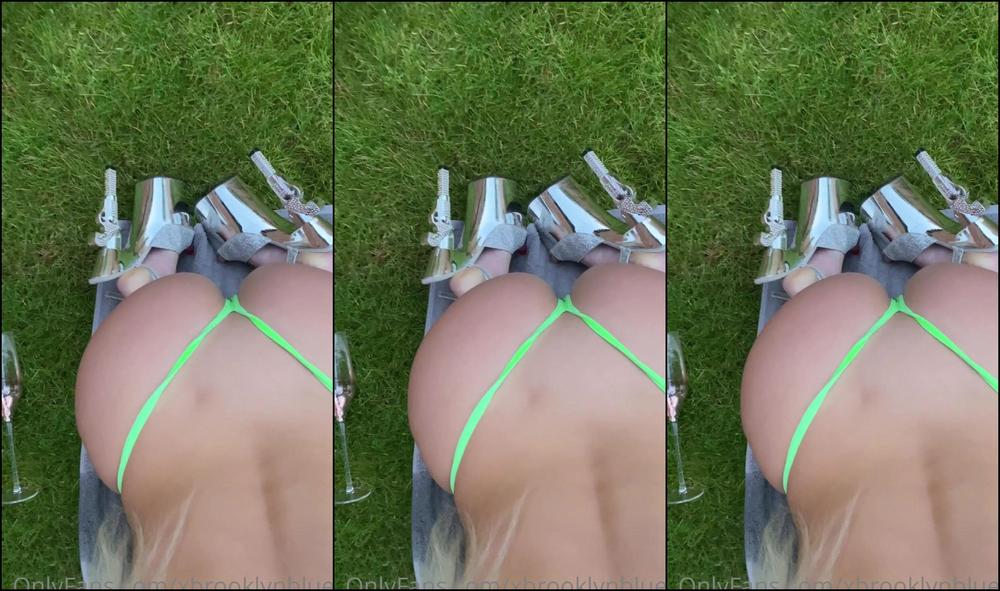 Xbrooklynbluex It S Friday Crack Open The Champagne N Let Me Suck Ur Dick