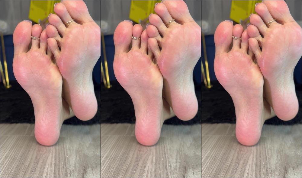 anikaprettyfeet 2023 09 12_at_21 17 fansly fansly