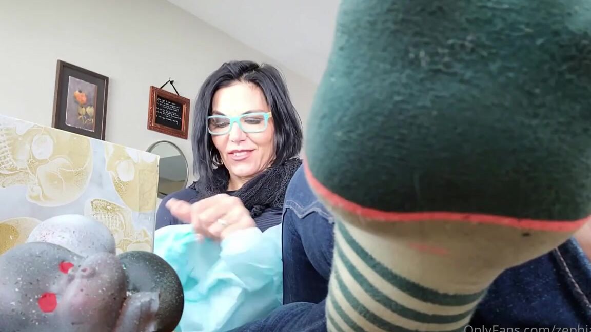 Worldgoddess Onlyfans Just A Clip Of Me Opening Up A Gift Package From Crud Stain Bobby My Long Time Online Slave Goo