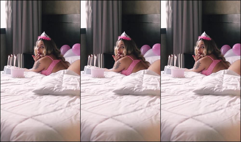 Jadeadalieofc 3269085284 04 08 2024 Happy Birthday For Me Do You Have Any Present To Me Babe