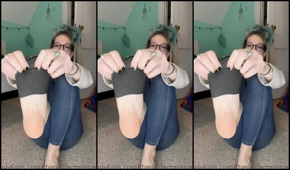 Theperfectmistress Onlyfans Do My Feet Smell You Know That First Time Taking Your Socks Off For The Day You Never Know What Youp
