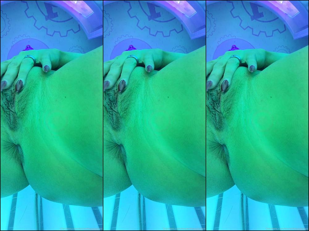 Laurenthegaqueen Corey Wasn T Working Today So I Just Tanned But