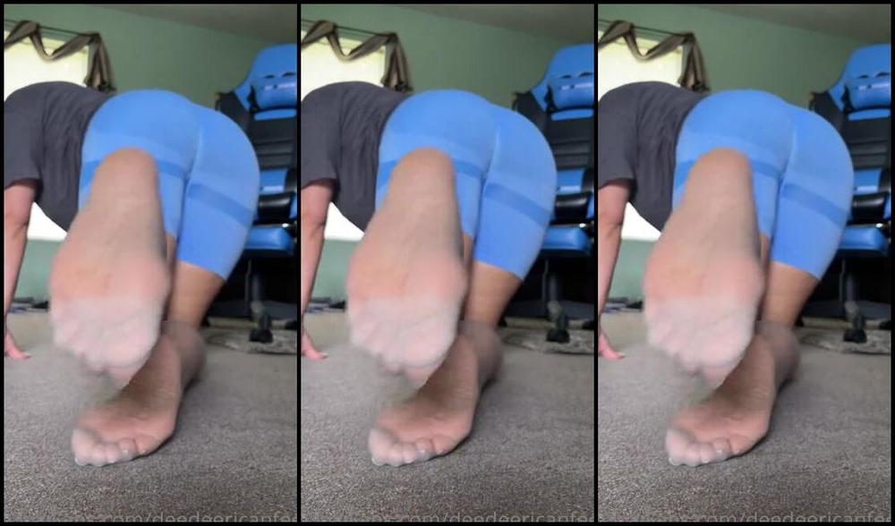 Deedeericanfeet Onlyfans As Requested In Thigh High Grey Nylons And For Those Who Always Ask Me To Twerk Small Bootys