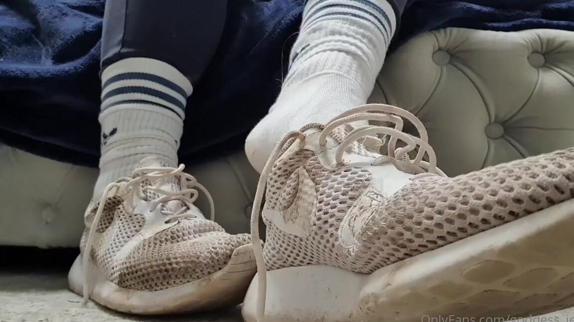 Goddessjessicajewels Onlyfans Take Off These Weights Ive Worked Up A Nice Sweat And Fancy Gagging You With These