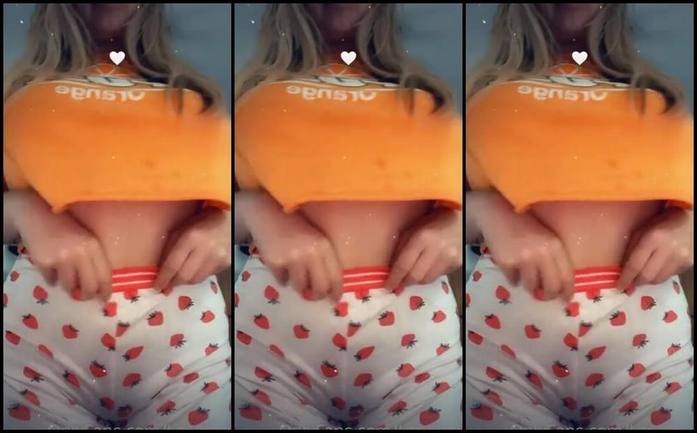 Lana Wolf Nicknamed Lanawolf Findom 08 15 2022 Onlyfans Video Working In The Office Today X