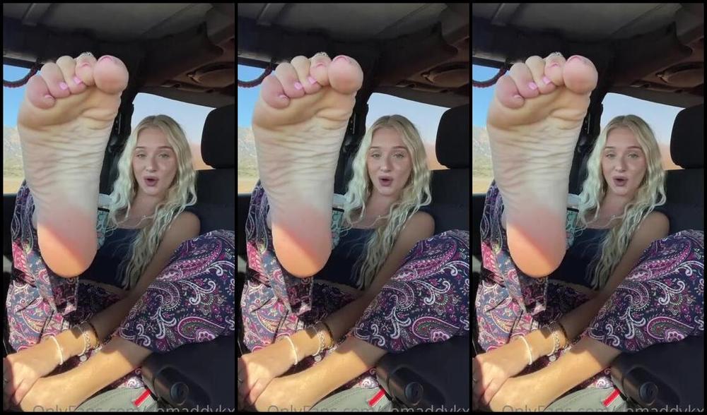 Goddess Kaylee Aka Xomaddykxo Onlyfans You Love Staring Into My Arches Sadly You Ll Never Be Able To Get Those Grimy Hands On Them Payp