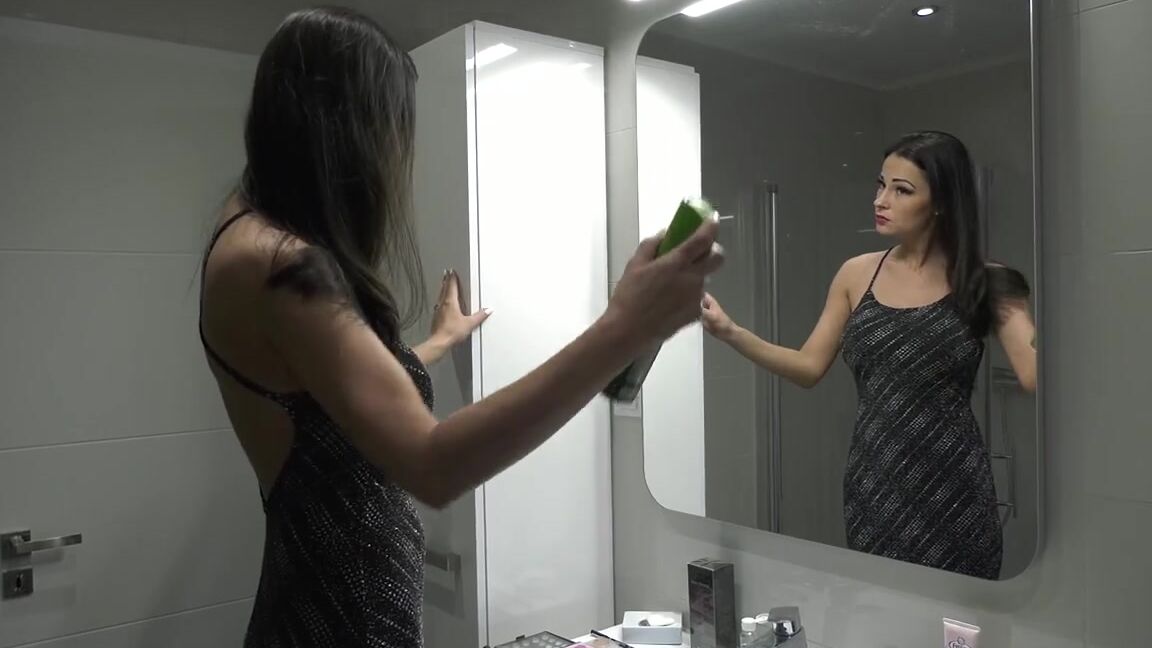 Abbiecat Onlyfans Life Under My Feet Warm My Feet Tonight I Will Go To An Elegant Event