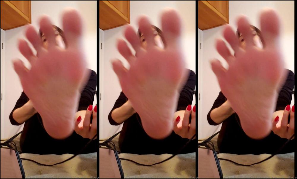 prii-feet-07-09-2020-849836260-selfie-feet-worship