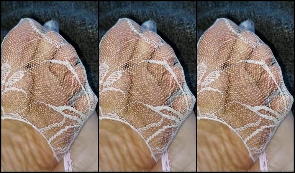 Mica Sandy Nicknamed Sandysmallfeet Onlyfans Stinky Feet Sexy Little Socks Joi Yes