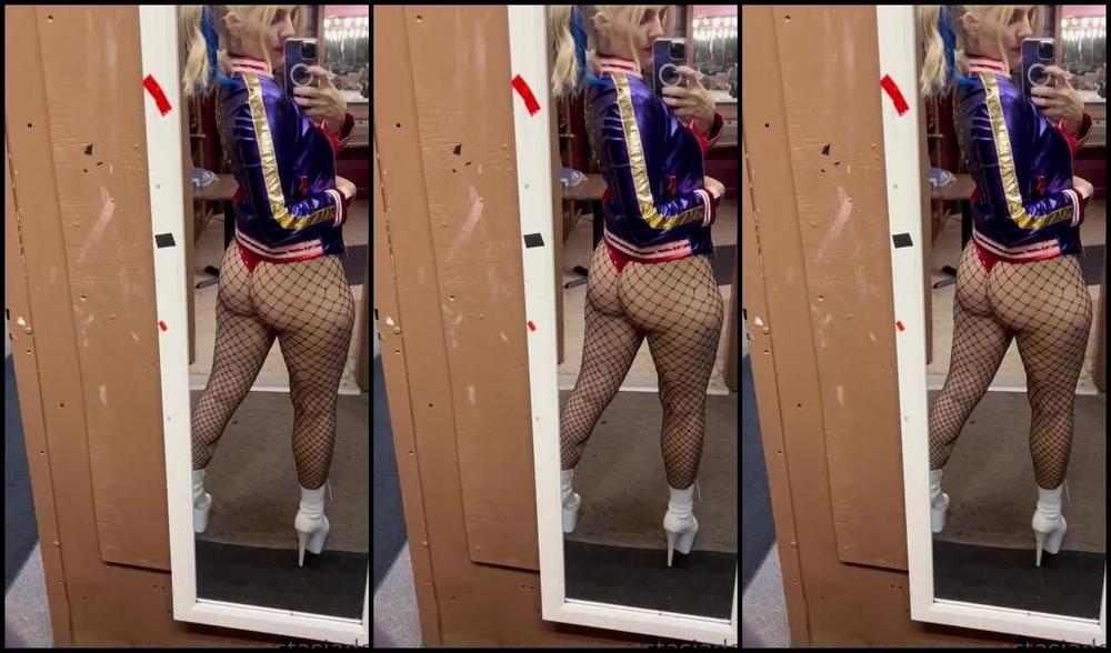 Ana Day Nicknamed Anadayxx 10 30 2022 Onlyfans Video Being Slutty In The Dressing Room