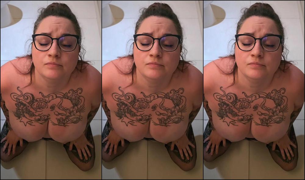 Laceyblueaddams 3419687548 08 03 2024 On My Knees Begging For It