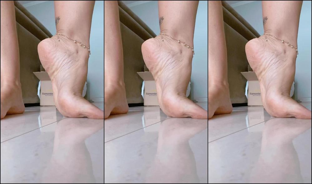 Vickbar 850307600 09 07 2020 Walking Barefoot Around The House Someone To Clean My Feet