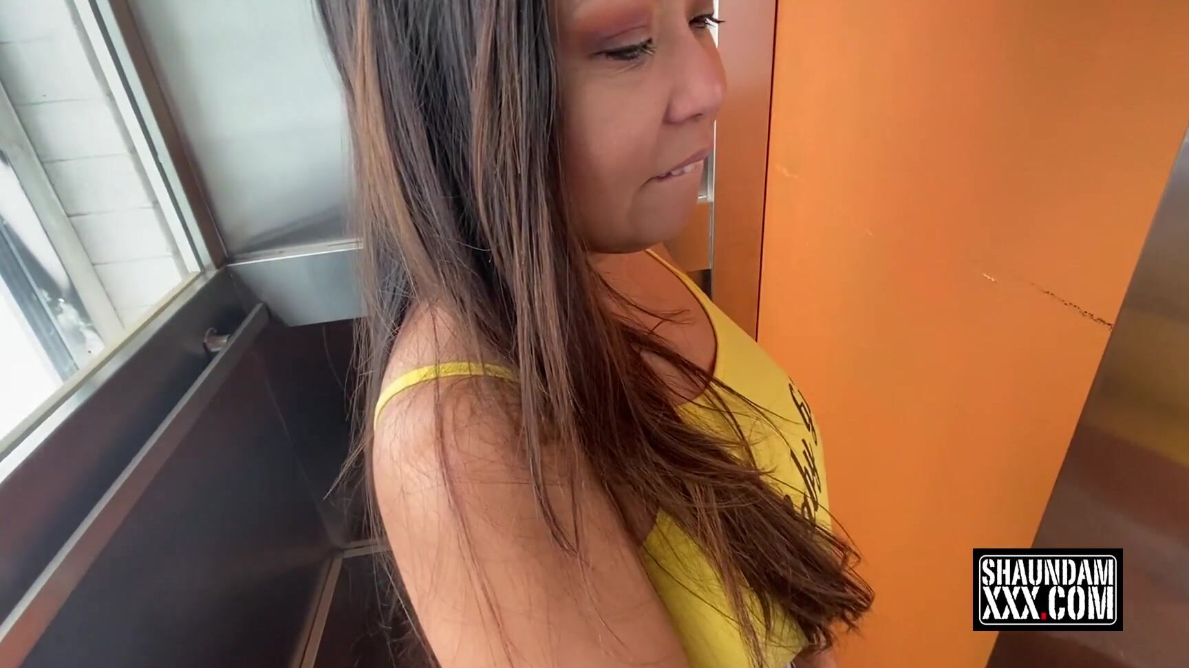 SHAUNDAMXXX - GETTING MY DICK SUCKED IN THE ELEVATOR - ManyVids