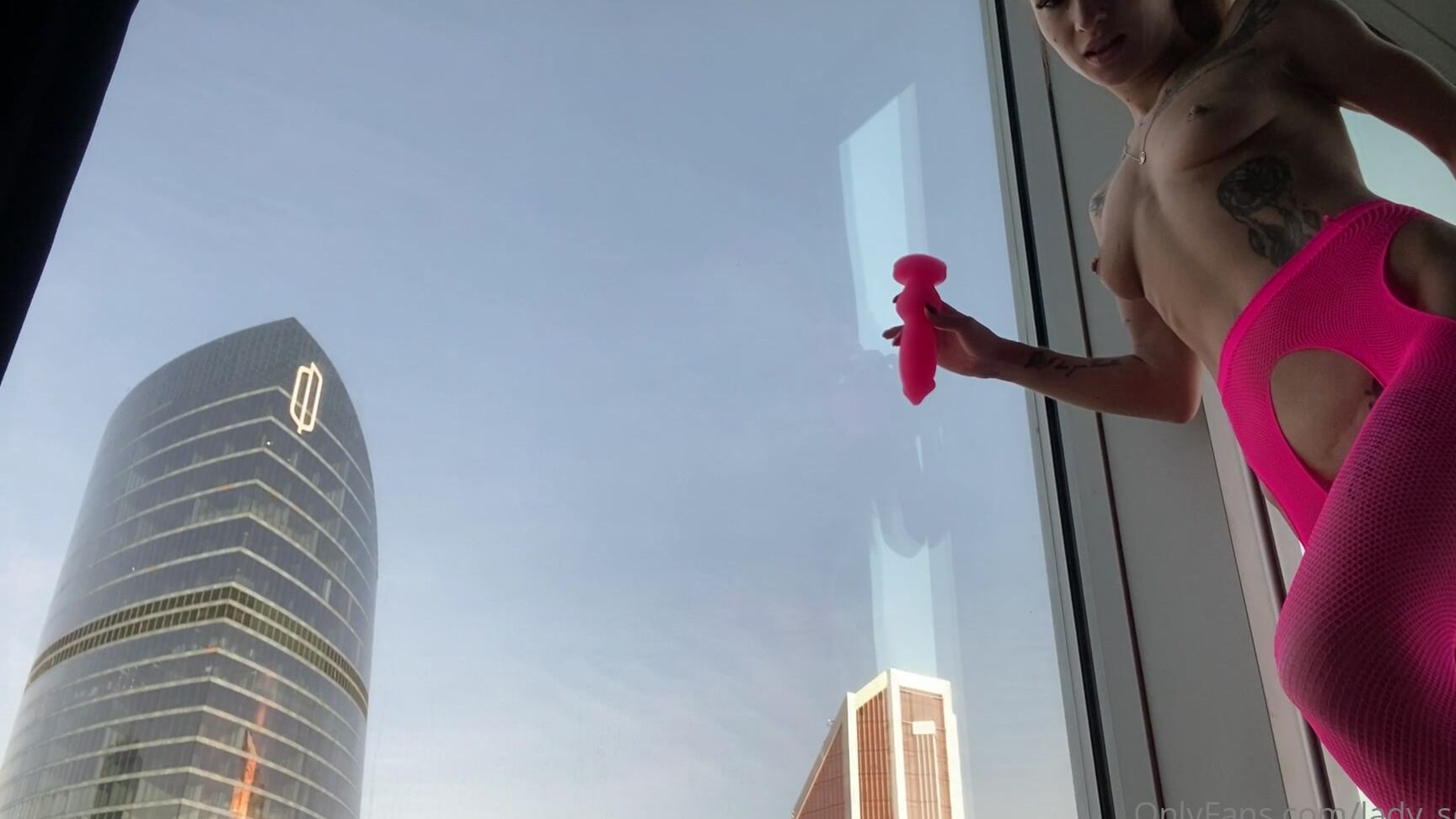 Lady Sonya Blowjob Zoo Toy