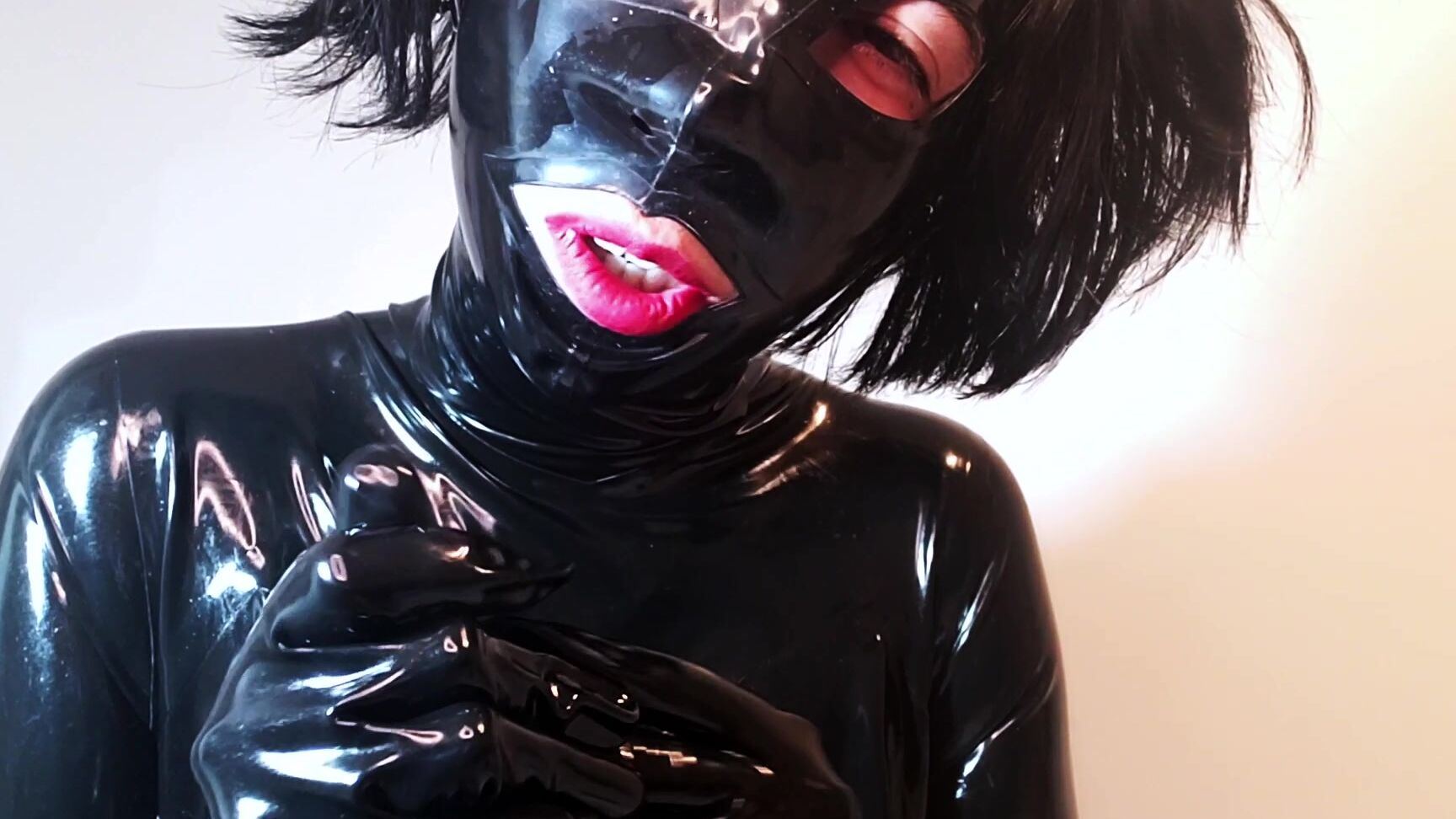 "jadelussuria" cum countdown, goddess worship, joi, latex, rubber fetish, sfw Shiny Latex JOI Manyvids