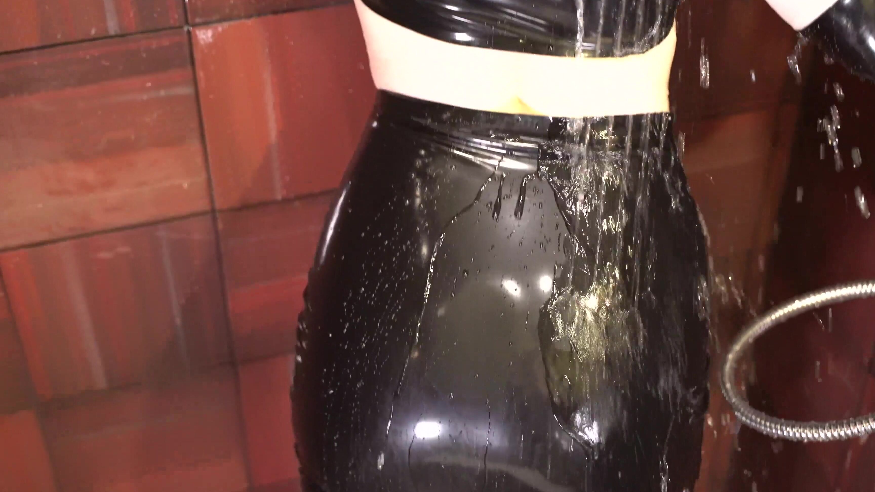 4K, Glove Fetish, Latex, Shower, Stocking bathing-latex-in-the-shower ManyVids