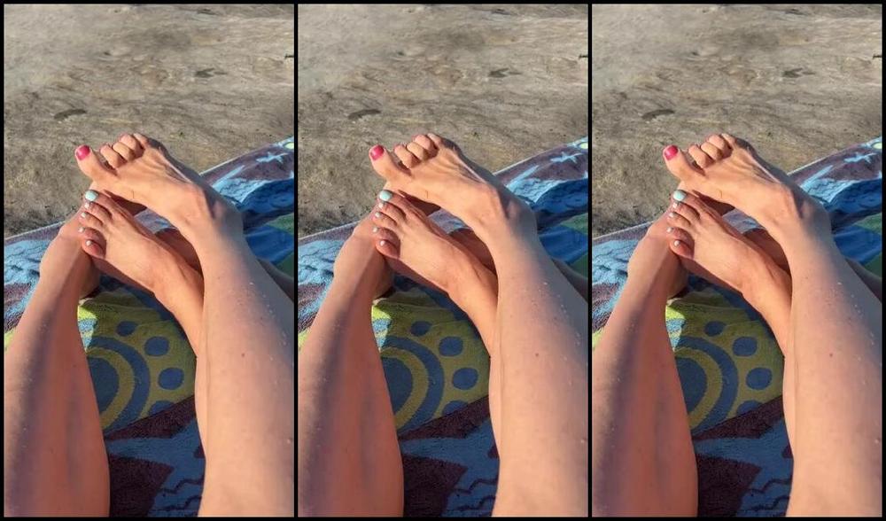 Goddesssevera Onlyfans Foot Comparison With My Little Friend