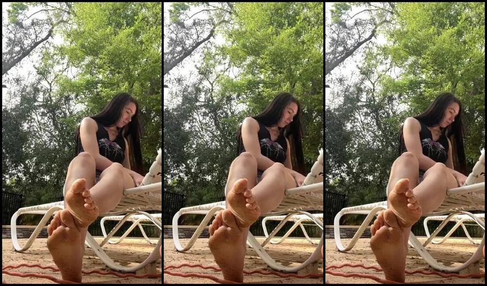Nicolethedivine Foot Fetish 03 13 2024 Onlyfans Video We Love Grounding Ourselves Outside W The Puppies2