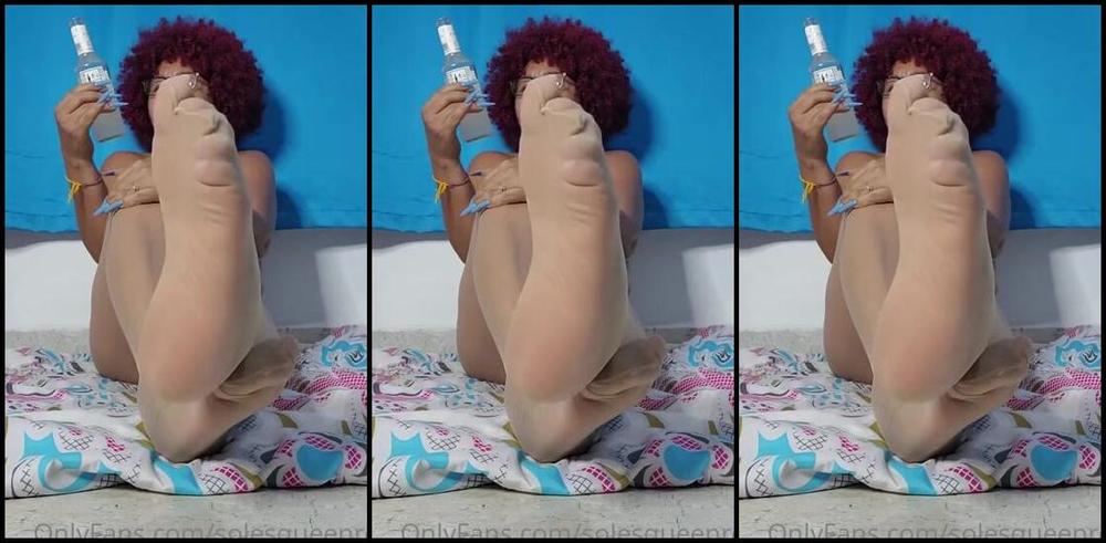 Meryann Aka Solesqueenrd Onlyfans A Beer While You Smell My Nylon And Stroke Your