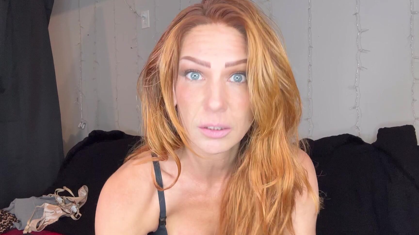 "TrophyWifeNat" hair, milf, mommyroleplay, redhead, taboo Is-it-because-I-am-your-mom-roleplay Manyvids