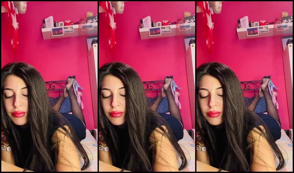 Sofia Ana Infinity Aka Infinityazzurra Foot Fetish 02 10 2024 Onlyfans Video Buon Weekend Schiavettini Un Video In The Pose Con Le Calze Velate Nere E