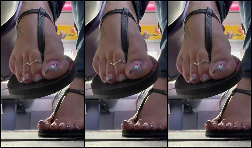 Footsiegalore 03 08 2025 Onlyfans Video Just A Peek At My Fidgety Feet On The Bus If You Spot Me Would F