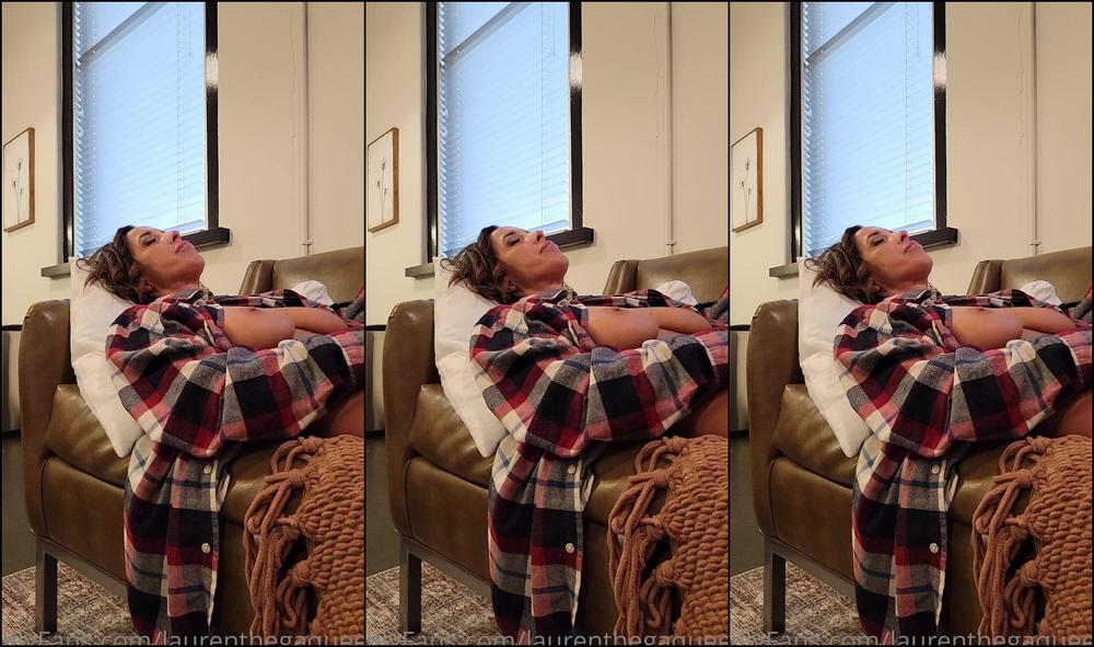 Laurenthegaqueen When You Re On Your Period But He Still Sucks That Clit Off For Ya