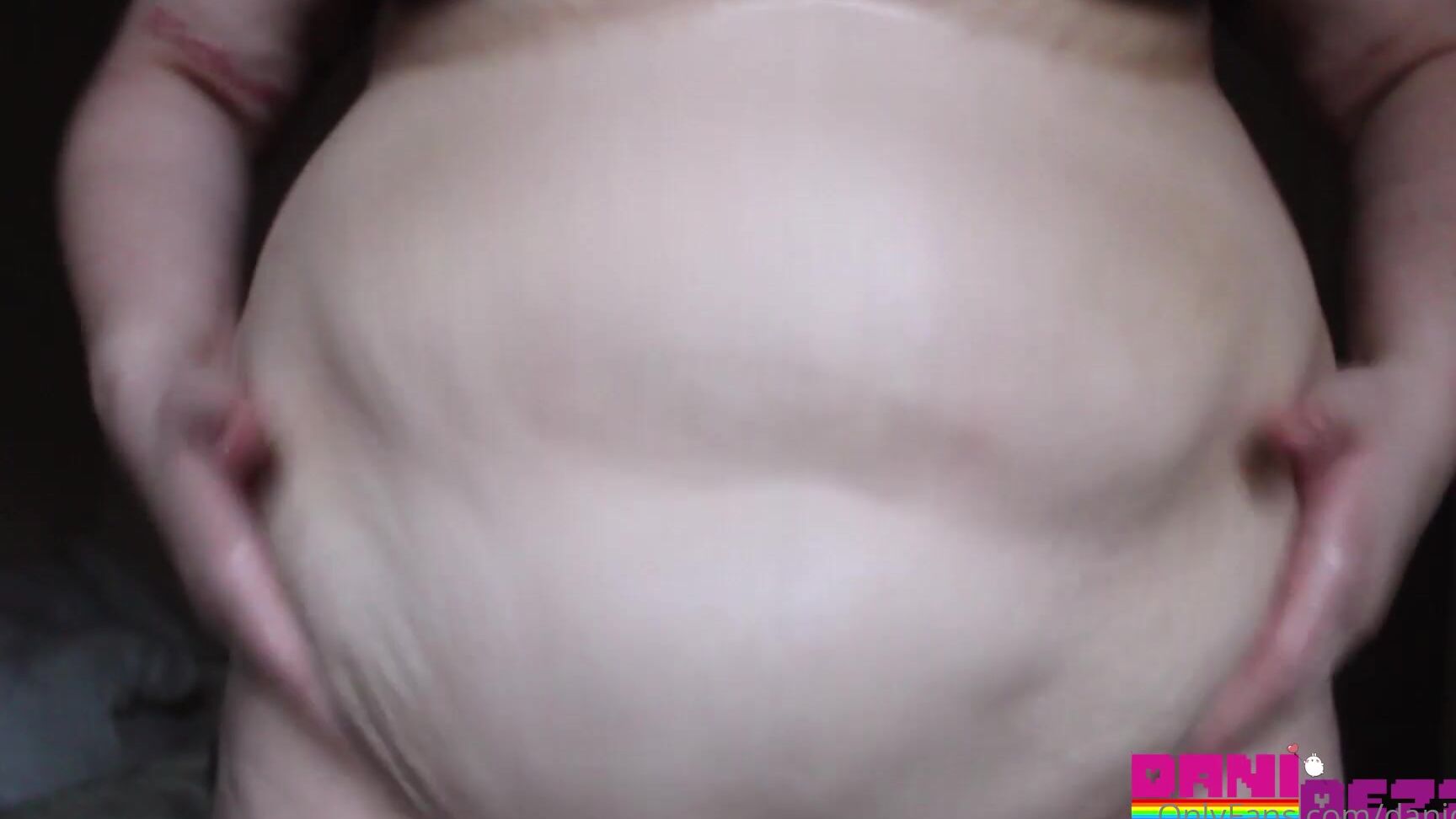 Danidezzi Must Be Jelly Cuz Jam Don T Shake If You Re Into Belly