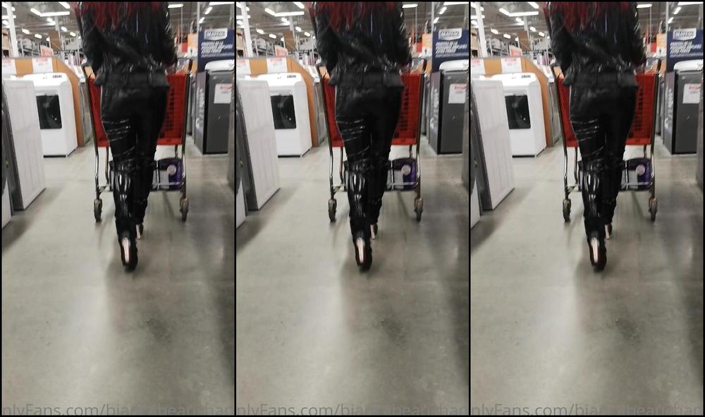 Biancabeauchamp 2020 11 08 5Fa87E6F16Da042Dbe813 Source