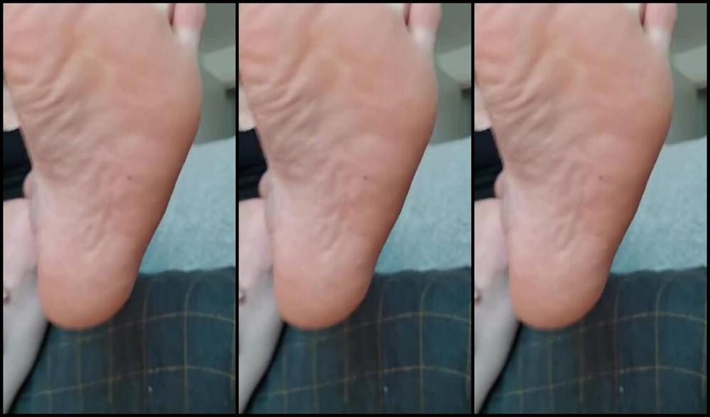 The Foot Dungeon Nicknamed The Foot Dungeon Onlyfans I Have A Proposition For You Worship My Stinky After Gym Feet And I Might Not Tell Your Girlfriend