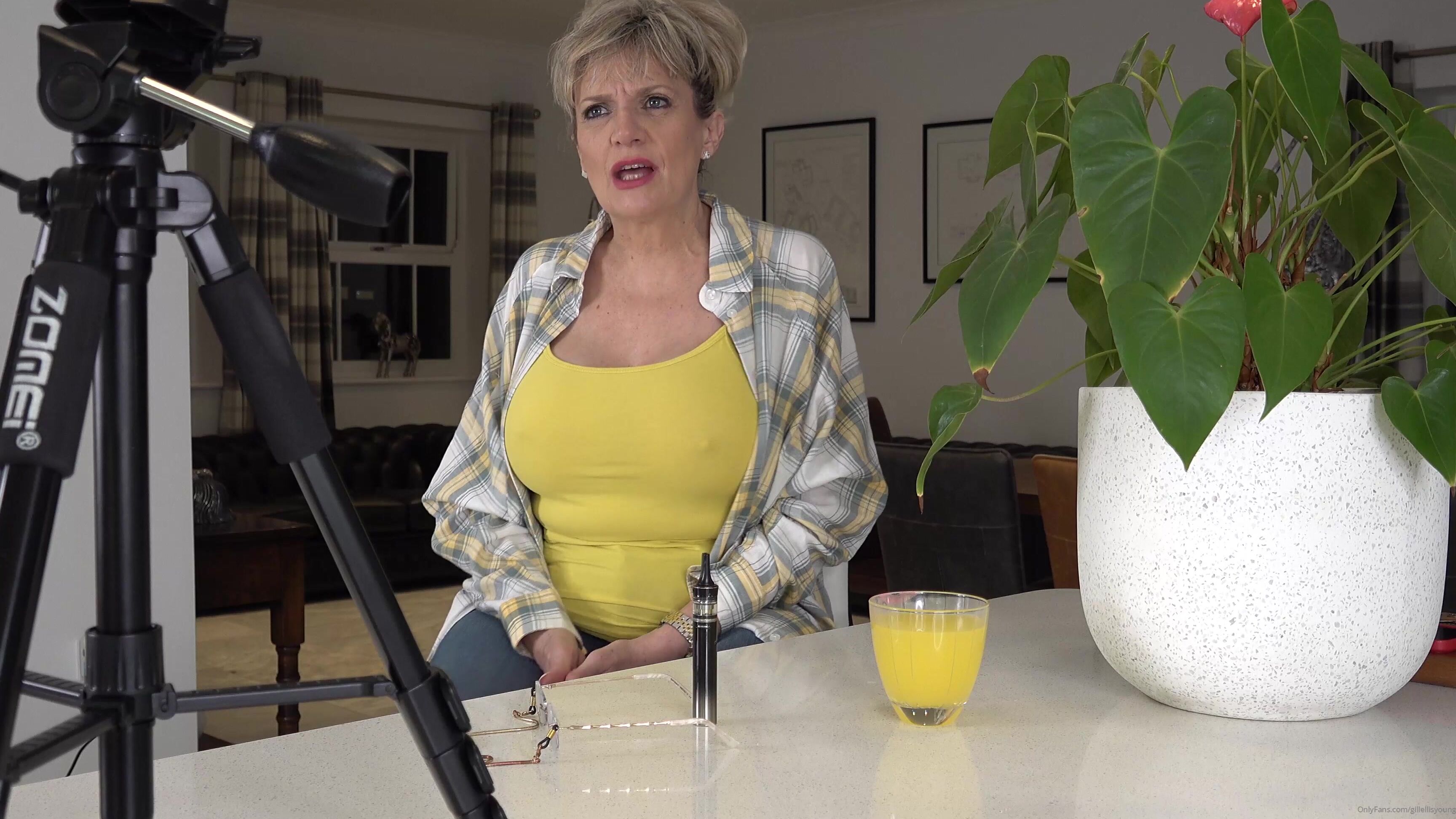 Gillellisyoung Monday The Th Of January Live Stream My Own Recording And A Huge Thank You To Everyone