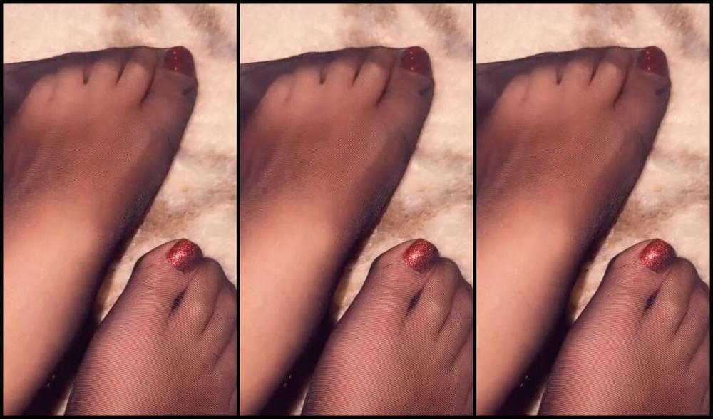 Nylonskitten Nicknamed Nylonskitten 12 03 2023 Onlyfans Video Wearing These To Bed Tonight