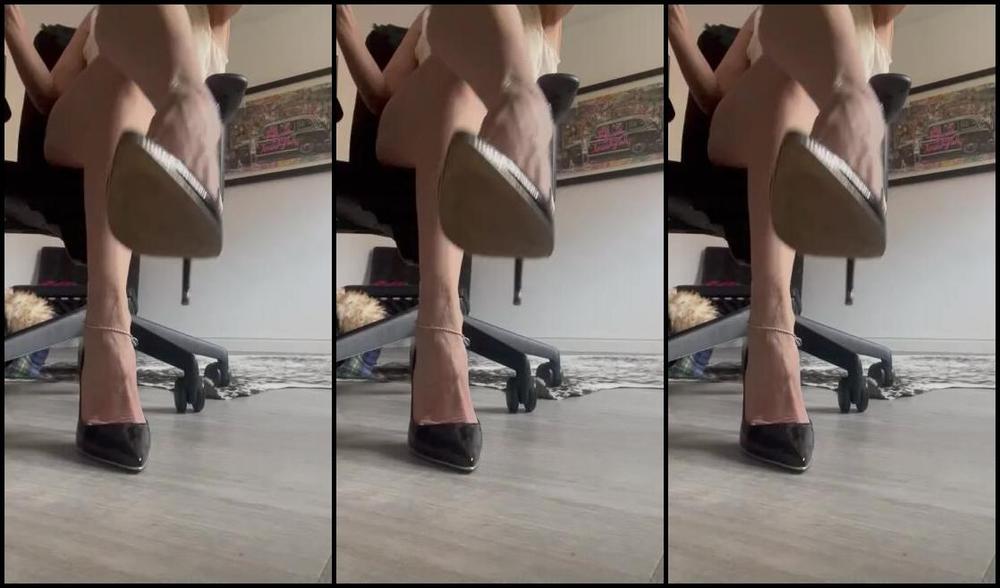 Bornroyal Feet Onlyfans I Am In The Office You Are Under My Desk Watching My Feet In Pumps I Am Soo Bored Of Working And