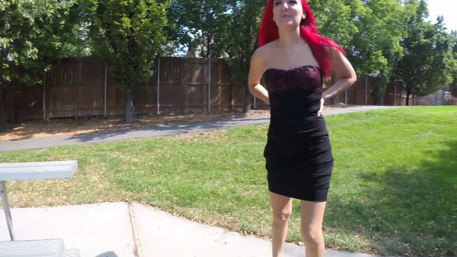 Amateur,Facials,Public Outdoor,Redhead,Teens (18+) thelonebanger hazel returns for outdoor public fun ManyVids