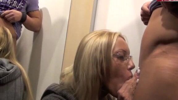 Kada Love - Umkleideblowjob MyDirtyHobby