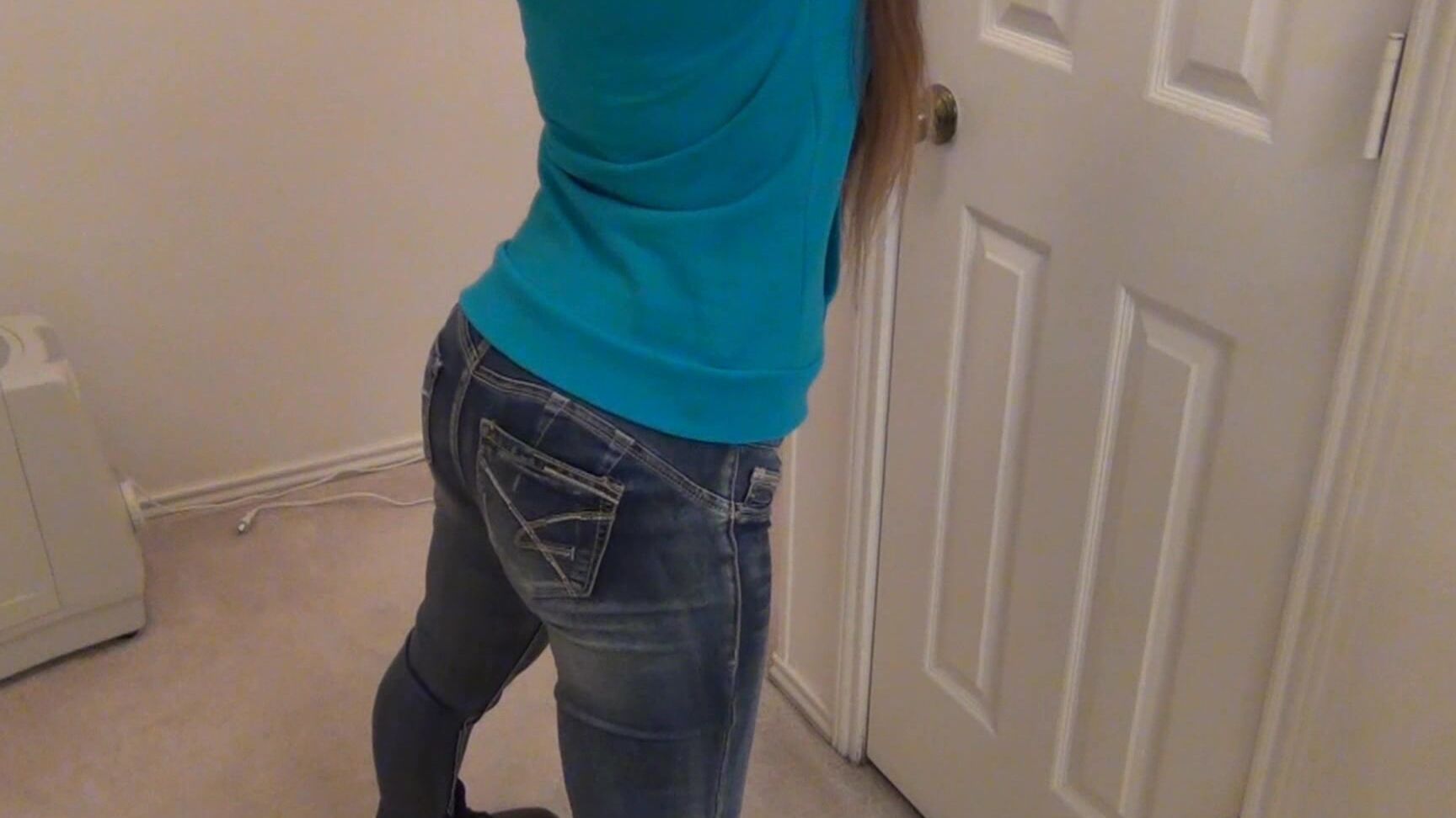 Lux, Full HD, amateurspankings AS Lux Takes The Car Clips4Sale