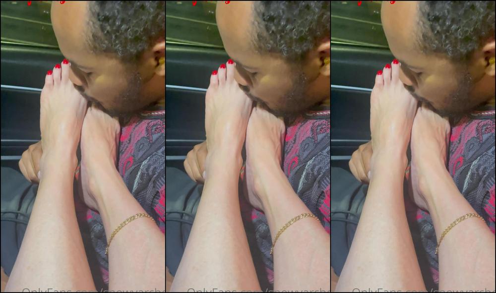 Snowyarches I Love This Red And They Way He Is Kissing My Toes I Love How He Stick His Wide Tongue I