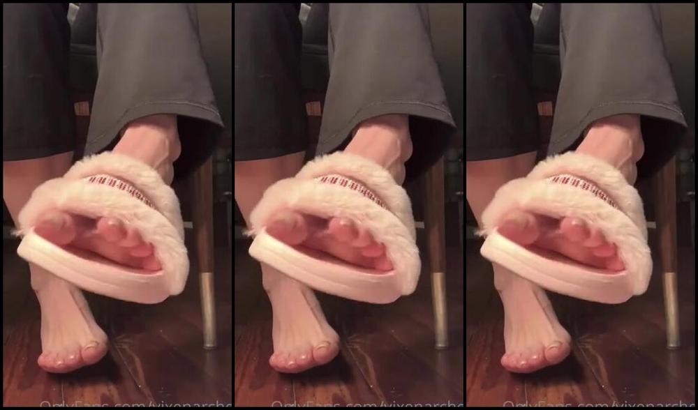 Vixenarches Onlyfans Soft Spoken Sexy Talk And Bare Toenails
