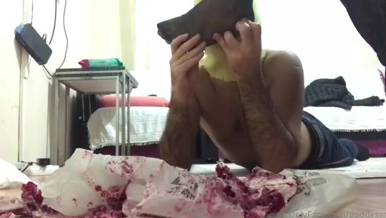 Onlyfans Model Goddess Nazli Aka Goddessnazli Doum Gn Pastasn Ayaklarmdan Yedi Ansl Kle Imciko