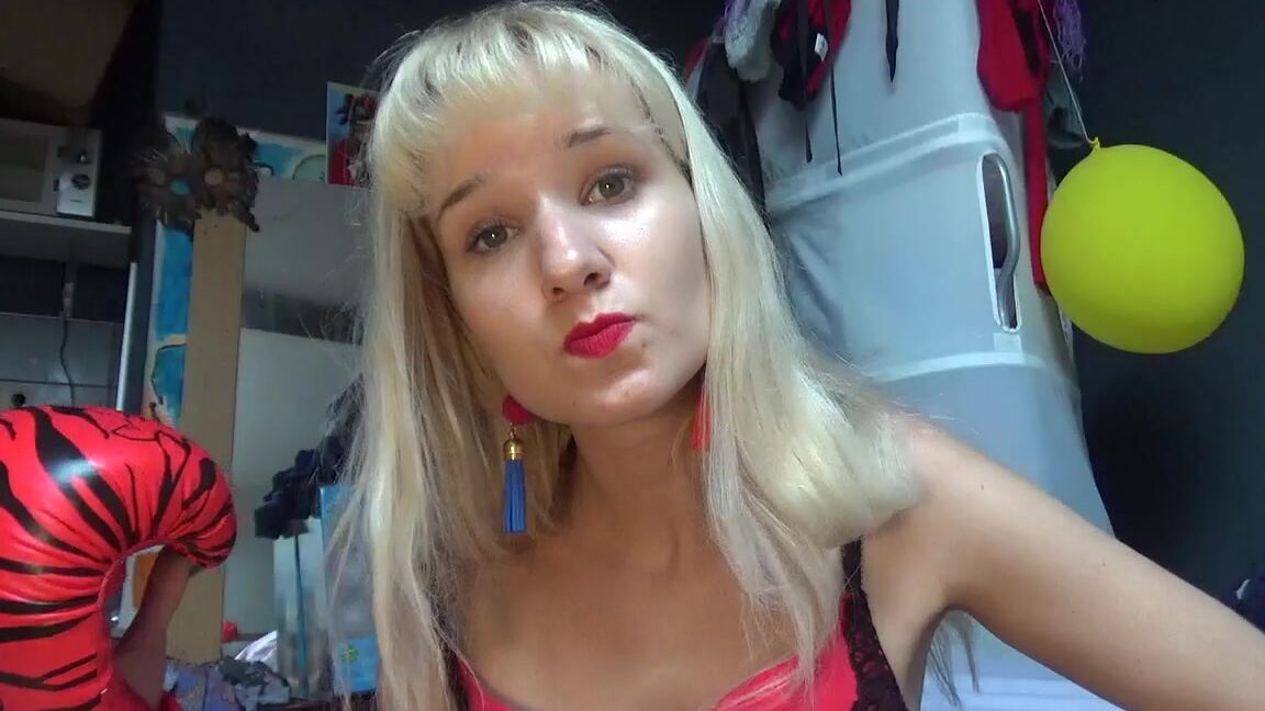 Goddess Vanessa Test Lick