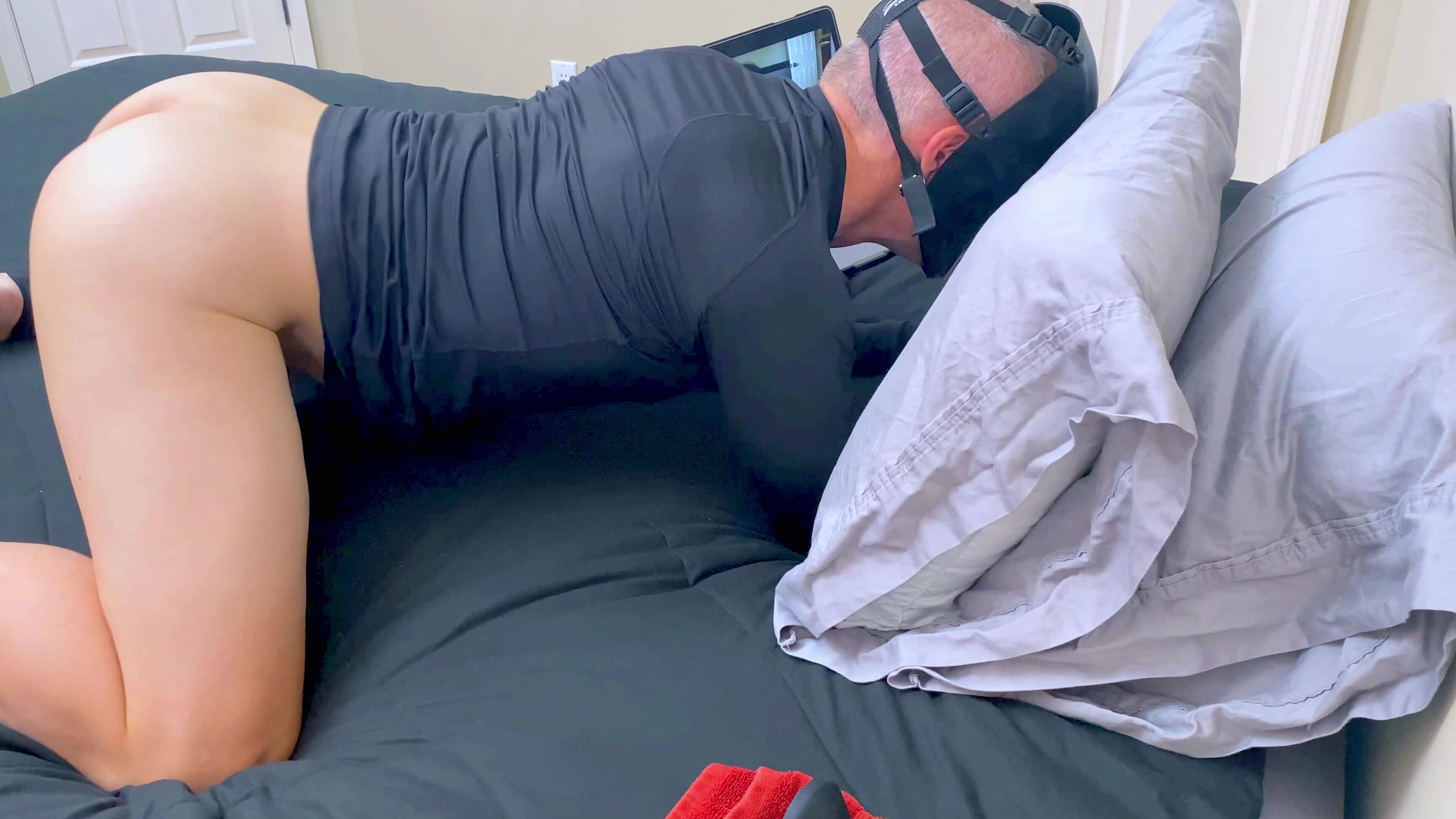 Ass Shaking,Ass,Ass Fetish,Bi Curious,Gay hungbiswitch muscular guy bounces his phat ass ManyVids