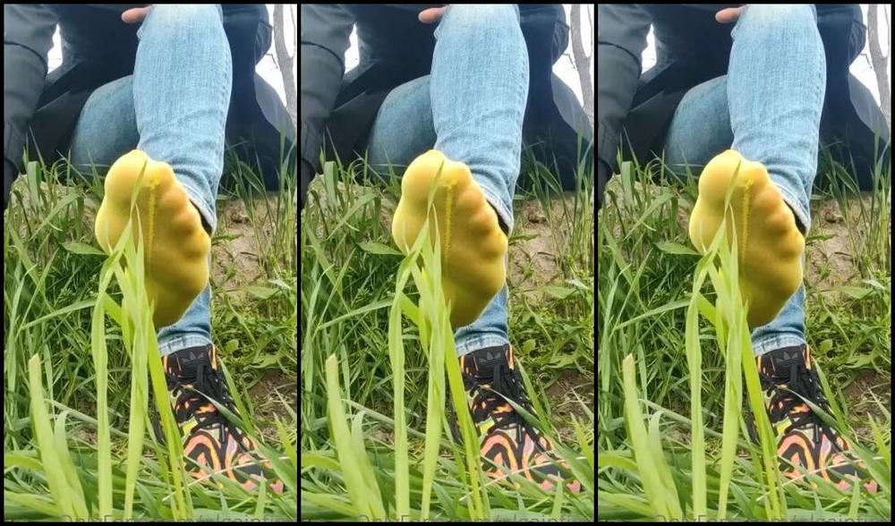 Olga Infinity Aka Olgainfinity Onlyfans Yellow Dirty Smelly Nylon Socks In The Park 1